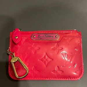 Authentic- Louis Vuitton Vernis leather key cles